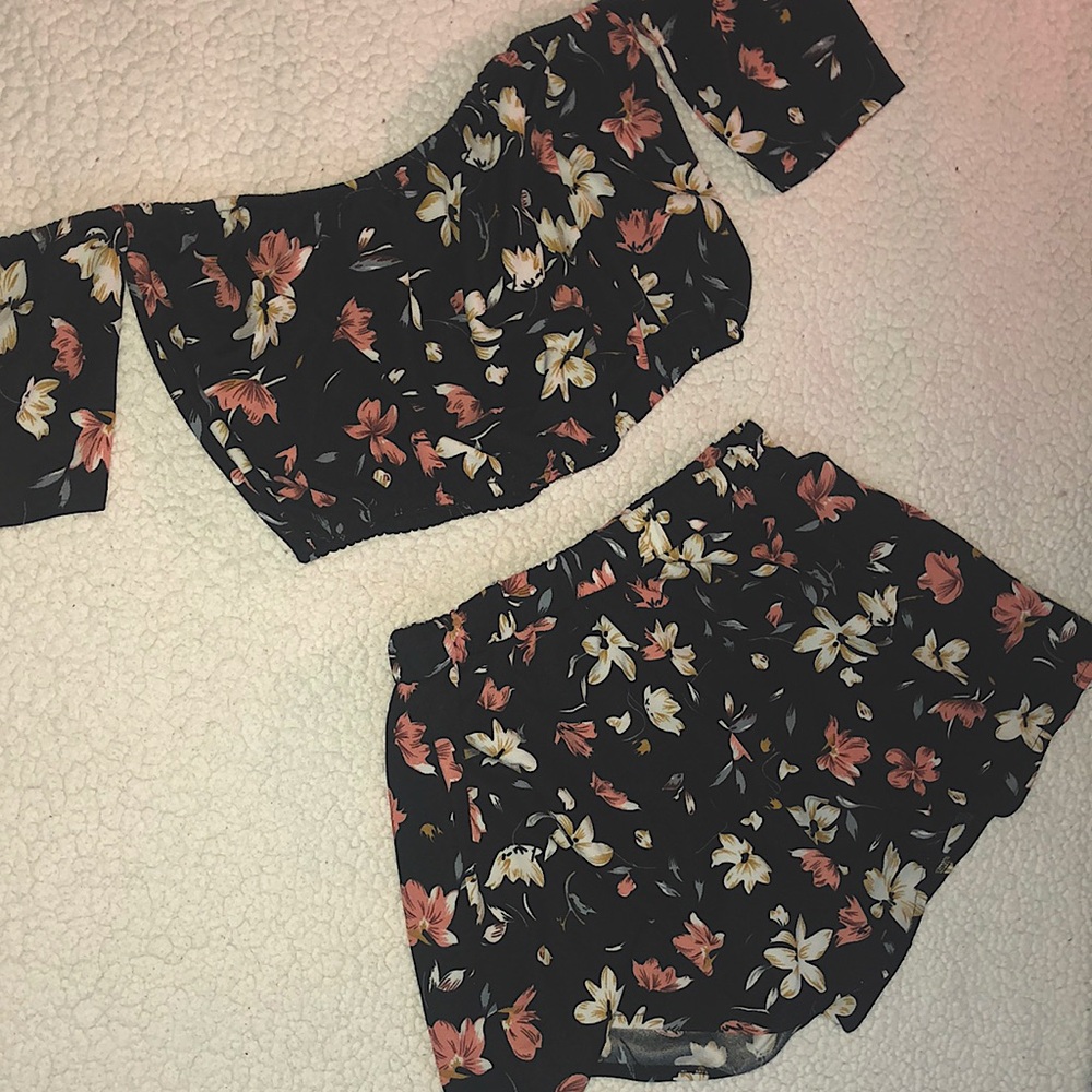 Floral 2-Piece Crop Top & Shorts